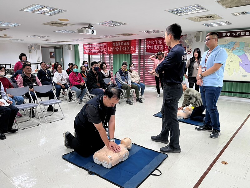 區長親自操作學習