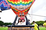 市長與李多慧搭乘熱氣球