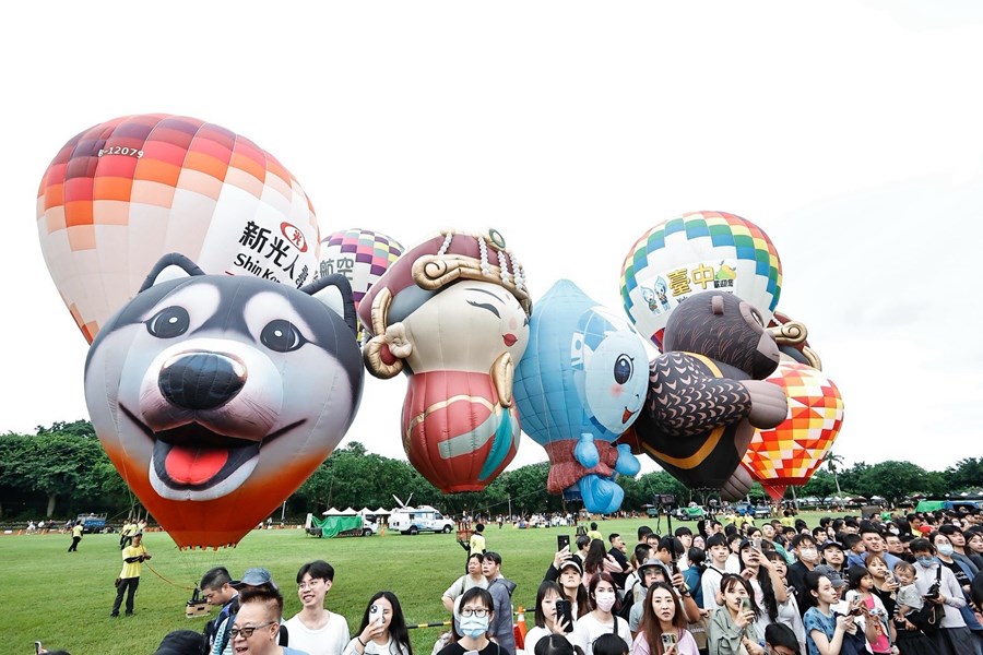 現場也有多款造型迷你熱氣球展演