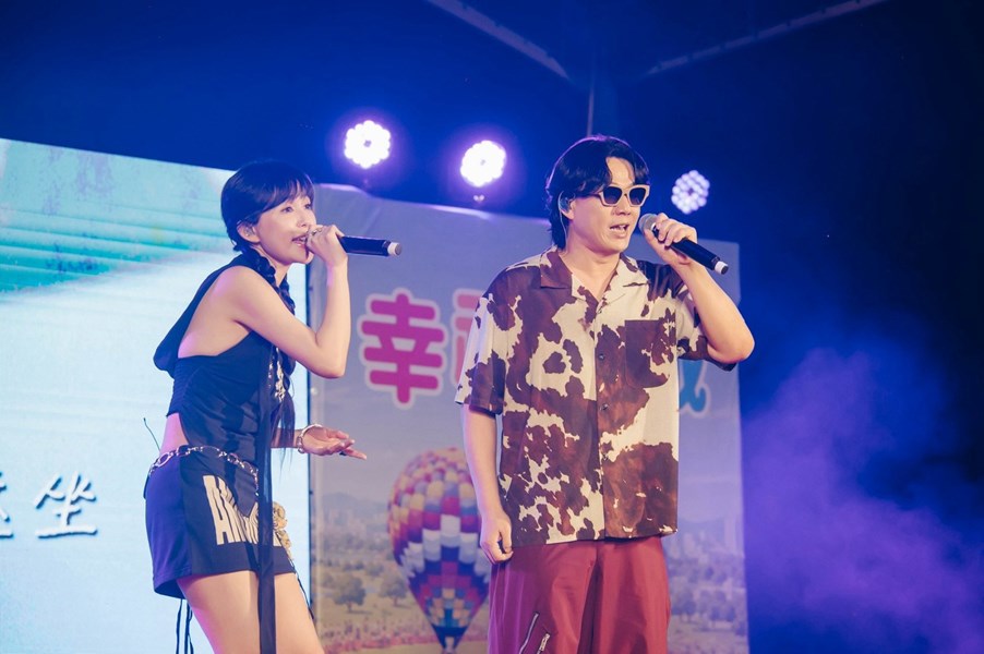蕭煌奇與琳誼合唱